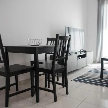 Apartment Renovated One Bedroom In With Pool *