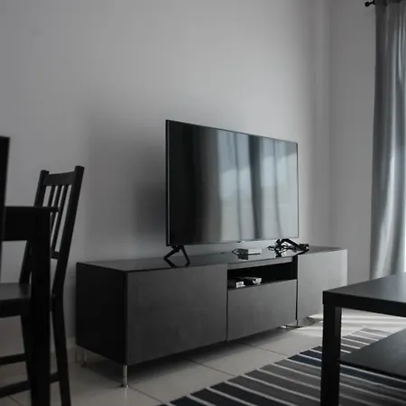 Renovated One Bedroom In With Pool * Paphos