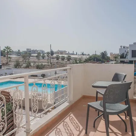Renovated One Bedroom In With Pool Paphos