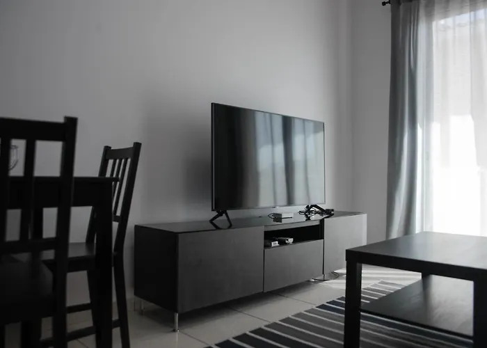 Renovated One Bedroom In With Pool * Paphos