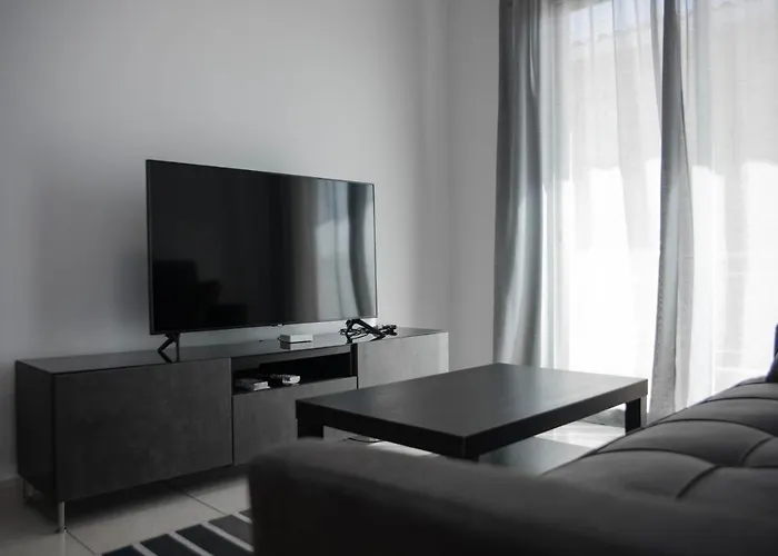 Renovated One Bedroom In With Pool Paphos