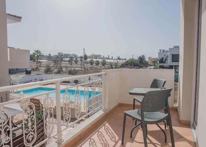 Renovated One Bedroom In With Pool Paphos